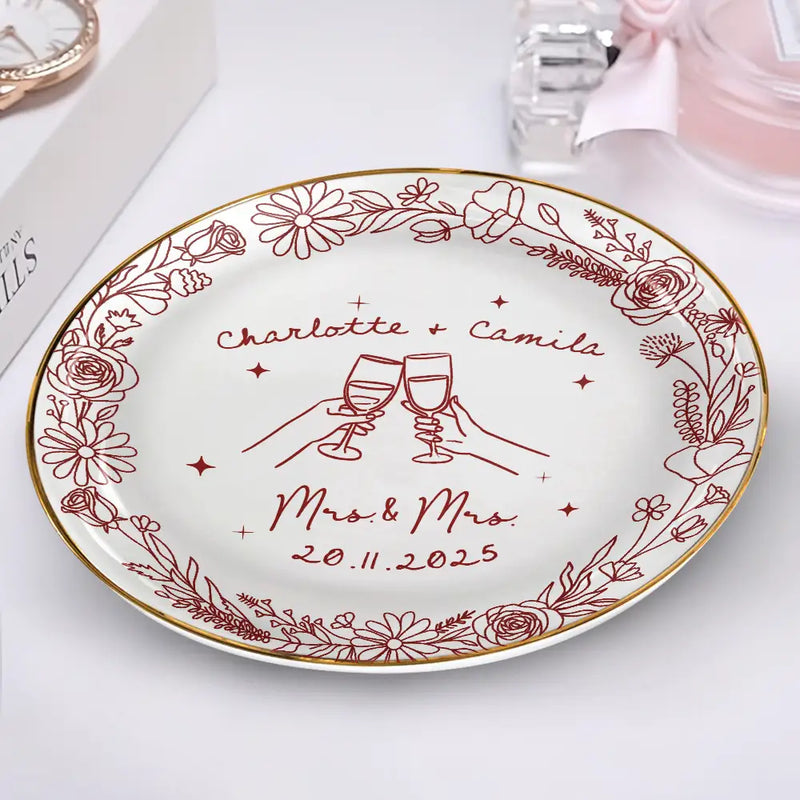 Toile De Jouy Engaged Married Couple Hands - Personalized Round Ring Dish